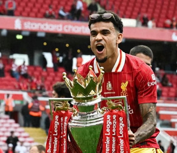 Barcelona và Bayern mua dias! Huấn luyện viên Milan xác nhận Leo ở lại trong đội! Newcastle sẽ ký Il