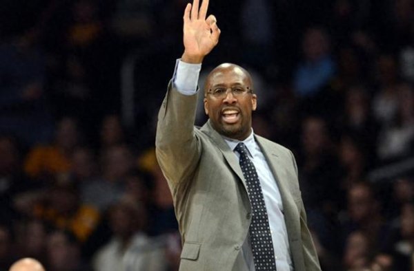 Thử thách mới! Mike Brown, người đã huấn luyện James, Kobe và Curry, đã ký hợp đồng với Knicks!