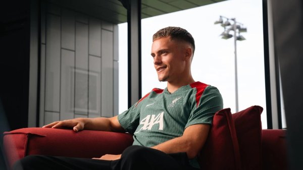 Premier League thật điên rồ!